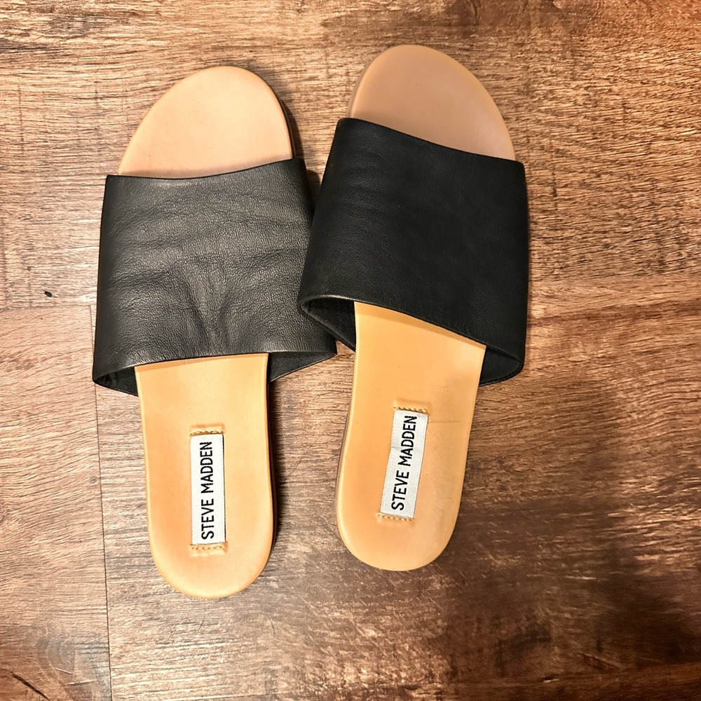 NWOT size 8 Steve Madden sandals